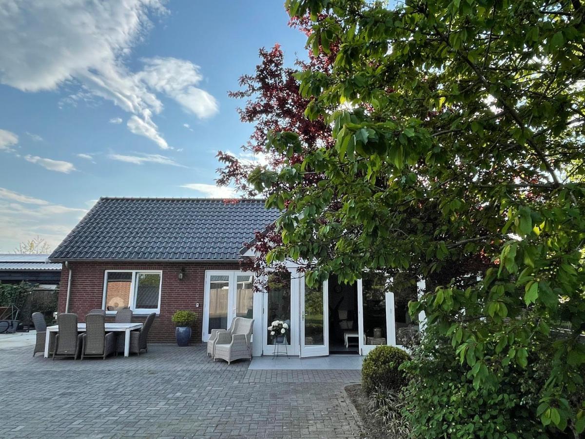 Gastenverblijf Bij De Buuren Dirksland Exterior foto